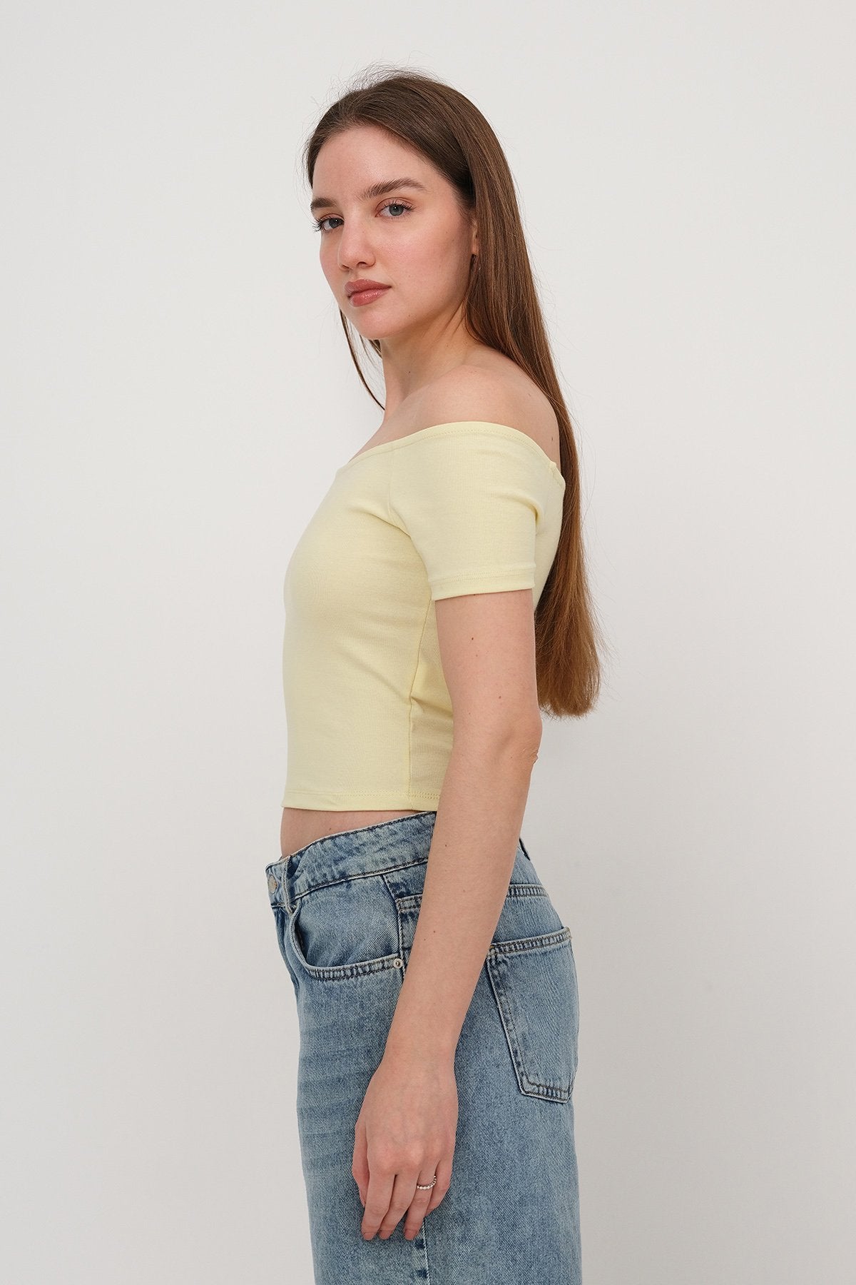 Light-Yellow_Short-Sleeve-Basic-T-shirt-addax