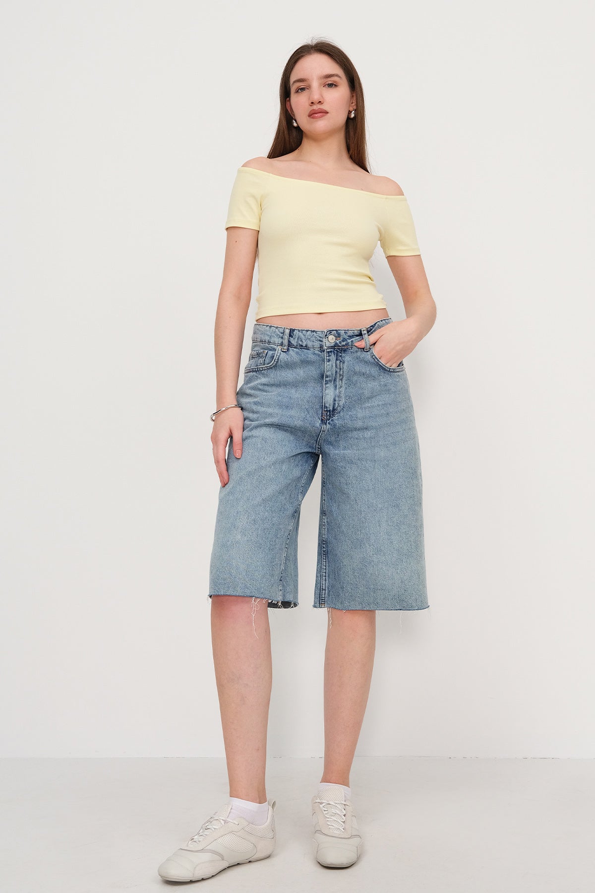 Light-Yellow_Short-Sleeve-Basic-T-shirt-addax