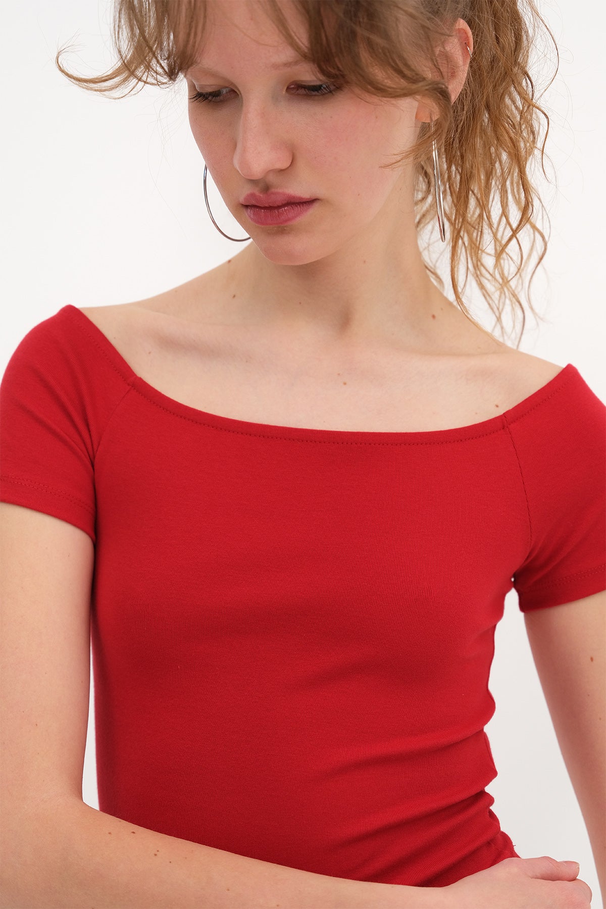 Bright-Red_Short-Sleeve-Basic-T-shirt-addax