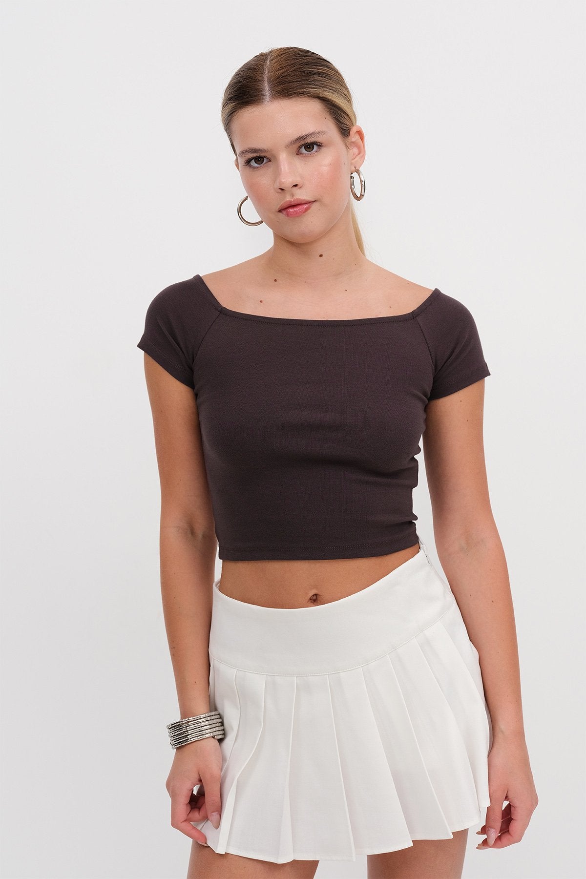 Soft-Brown_Short-Sleeve-Basic-T-shirt-addax