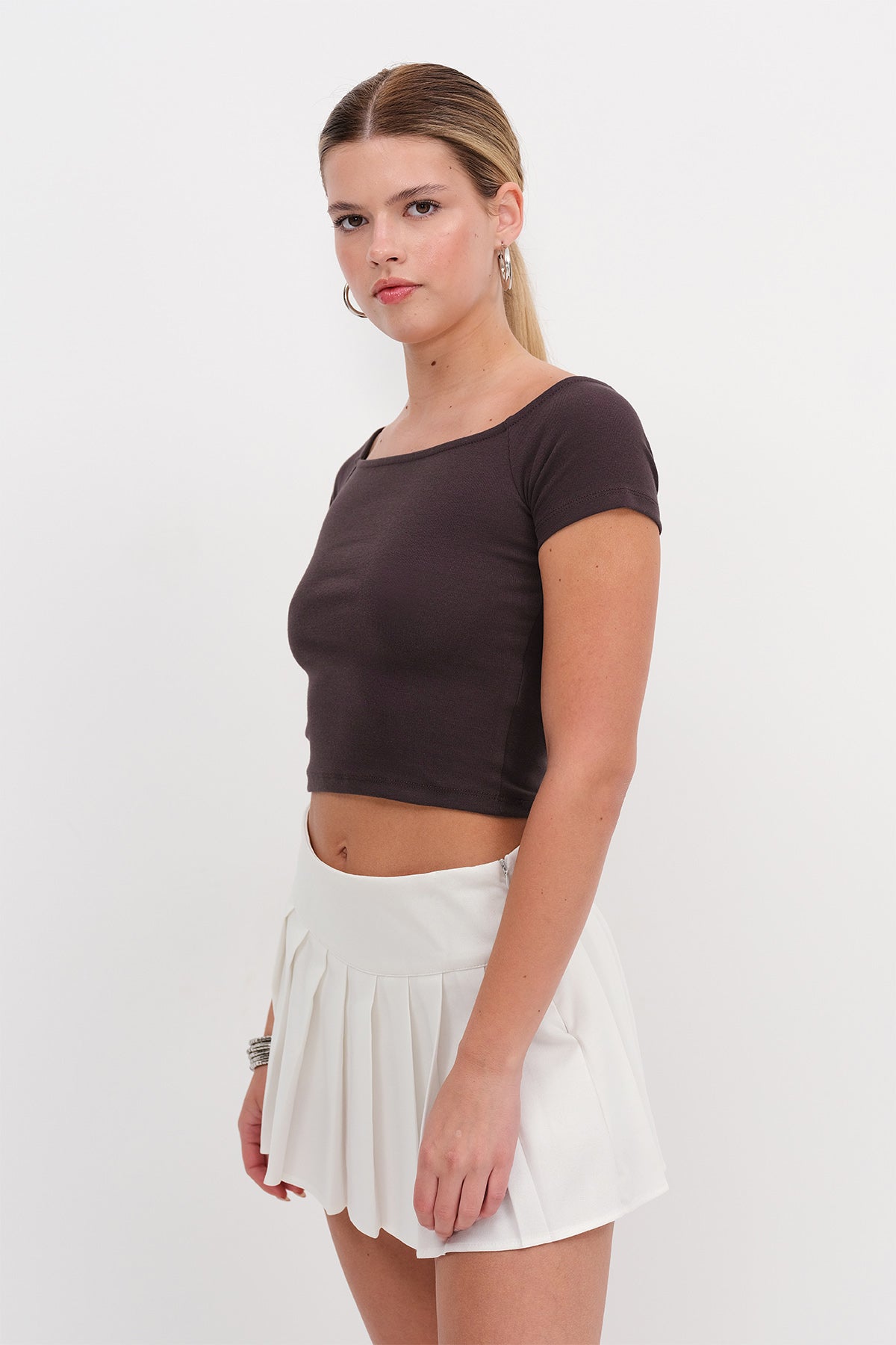 Soft-Brown_Short-Sleeve-Basic-T-shirt-addax