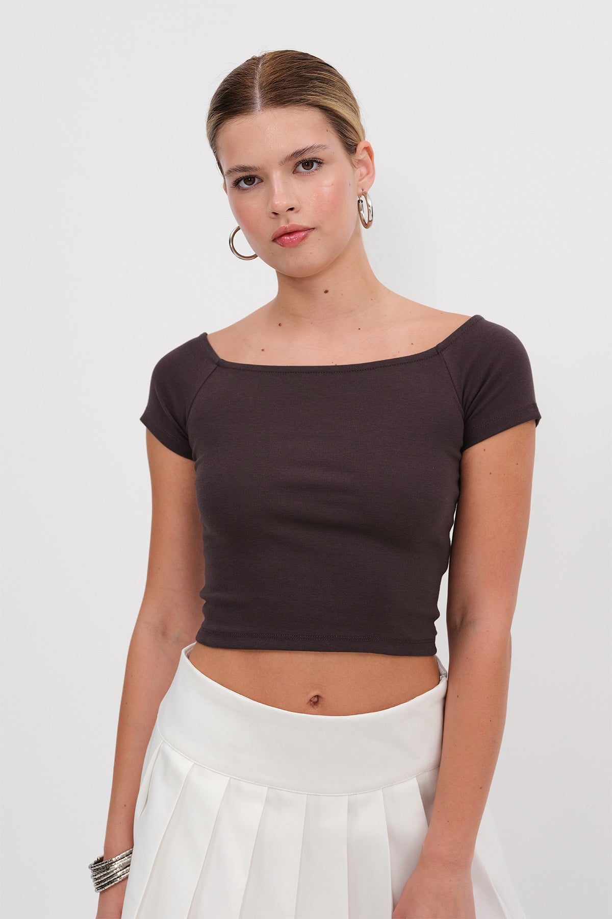 Soft-Brown_Short-Sleeve-Basic-T-shirt-addax