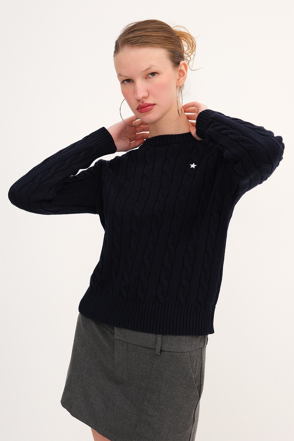 Ocean_Crew-Neck-Cable-Knit-Sweater-addax