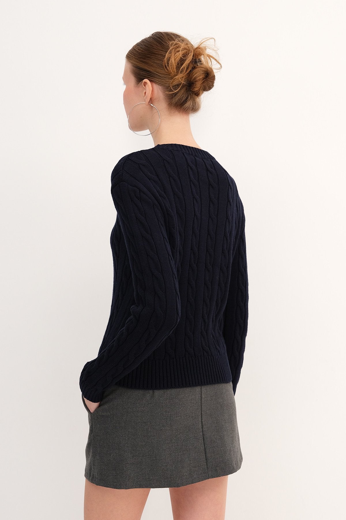 Ocean_Crew-Neck-Cable-Knit-Sweater-addax