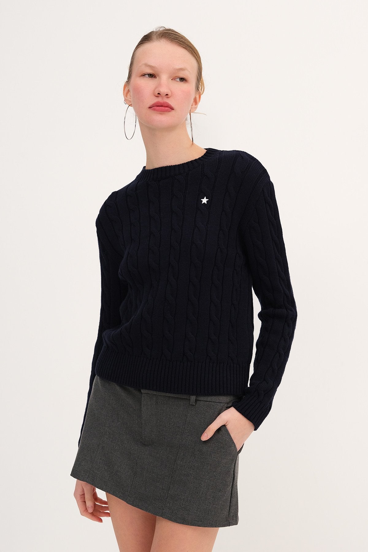 Ocean_Crew-Neck-Cable-Knit-Sweater-addax