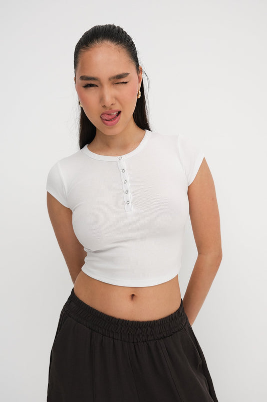 White_Modal-T-shirt-with-Snap-Collar-addax