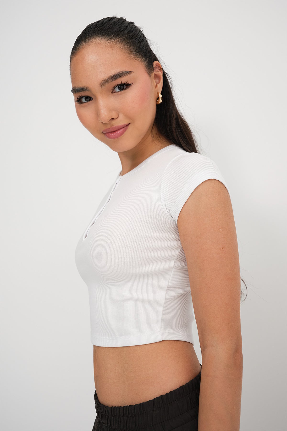 White_Modal-T-shirt-with-Snap-Collar-addax