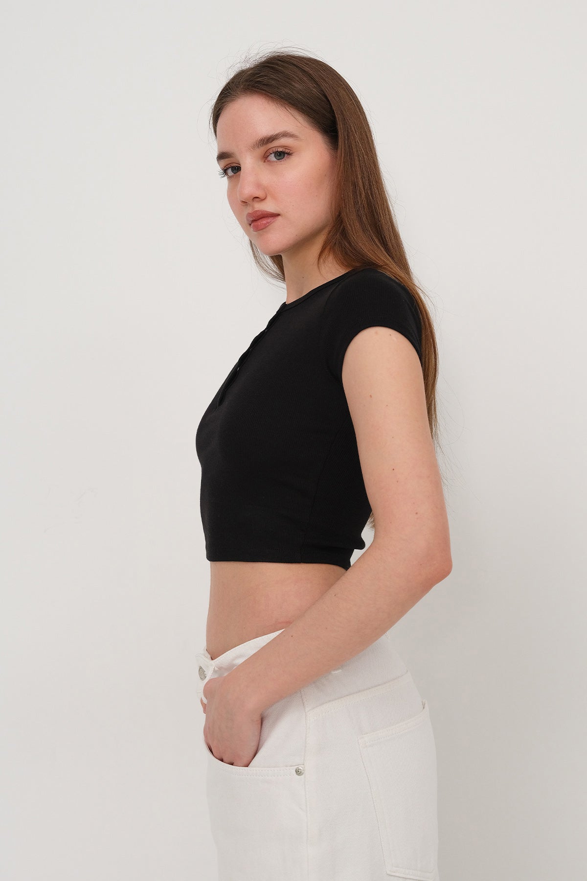Black_Modal-T-shirt-with-Snap-Collar-addax