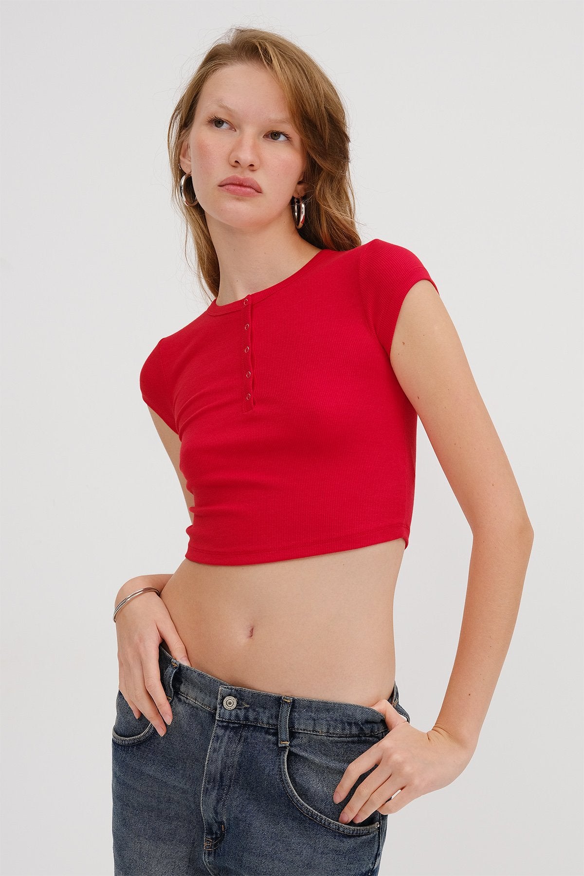 Bright-Red_Modal-T-shirt-with-Snap-Collar-addax