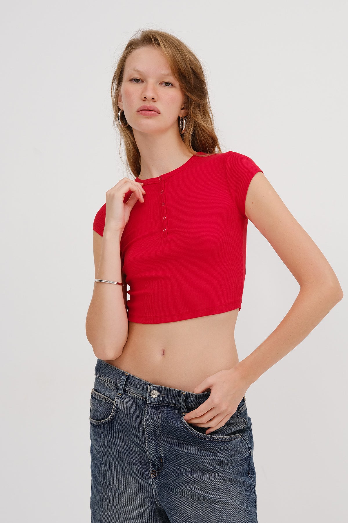 Bright-Red_Modal-T-shirt-with-Snap-Collar-addax