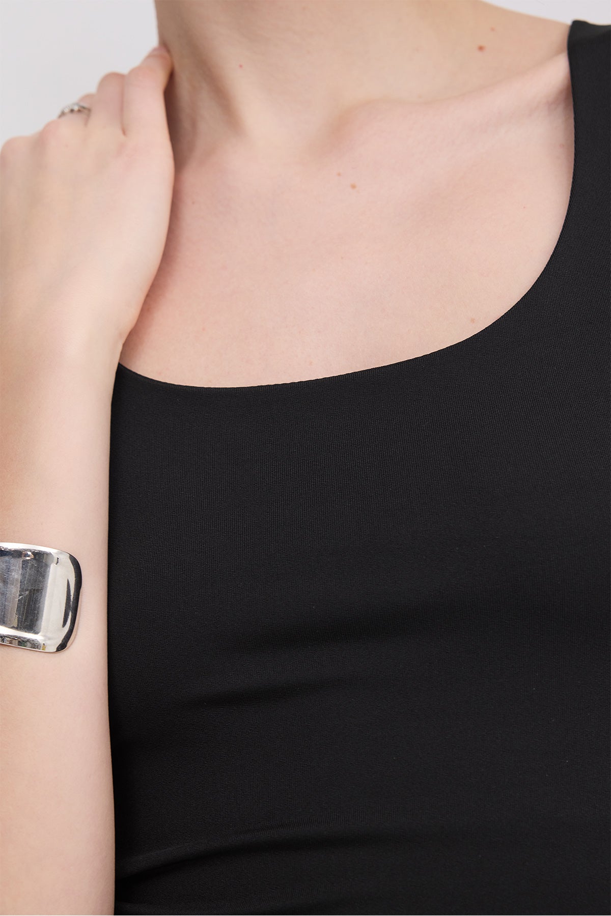 Black_Thick-Strap-Tank-Top-addax