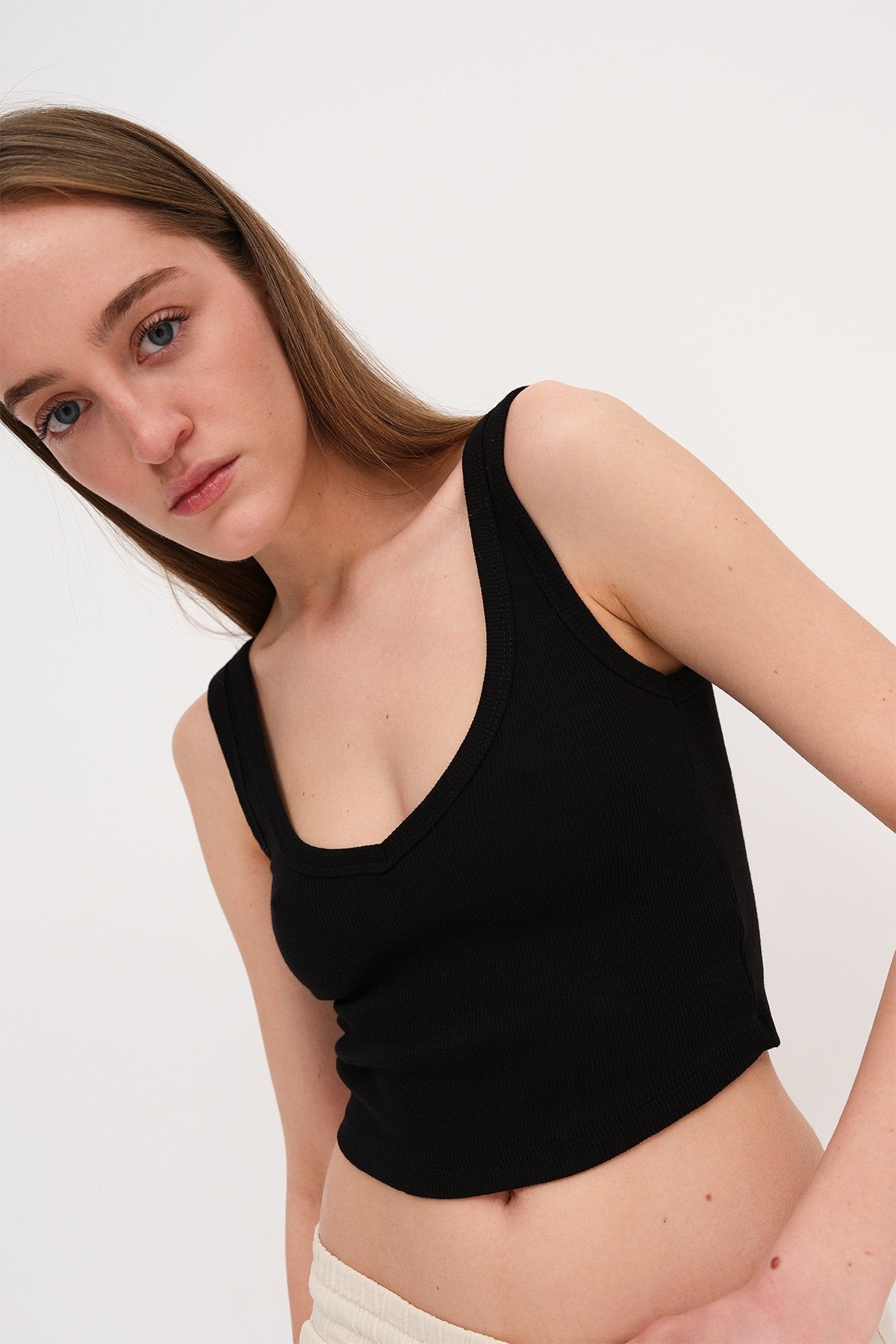 Black_Thick-Strappy-Crop-Tank-Top-addax