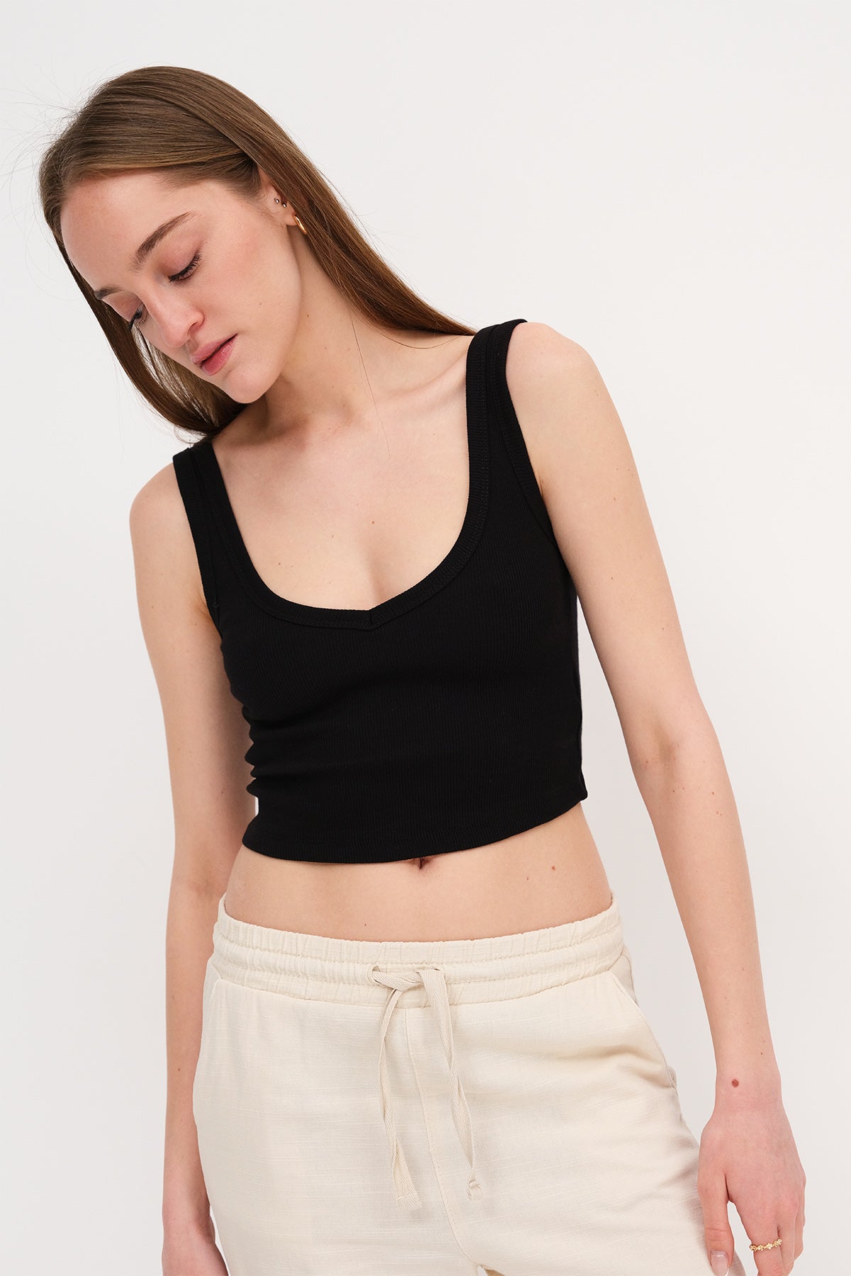 Black_Thick-Strappy-Crop-Tank-Top-addax