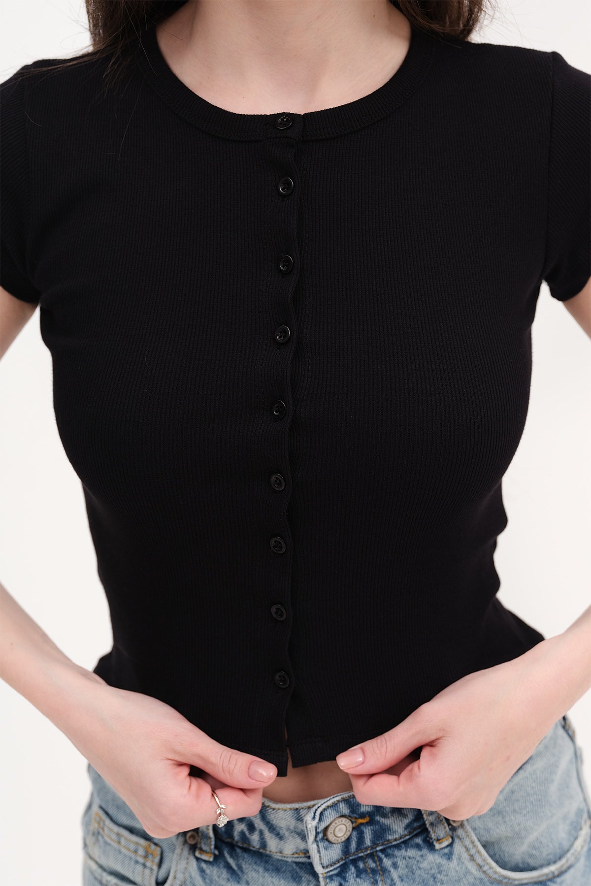 Black_Basic-Buttoned-T-shirt-addax