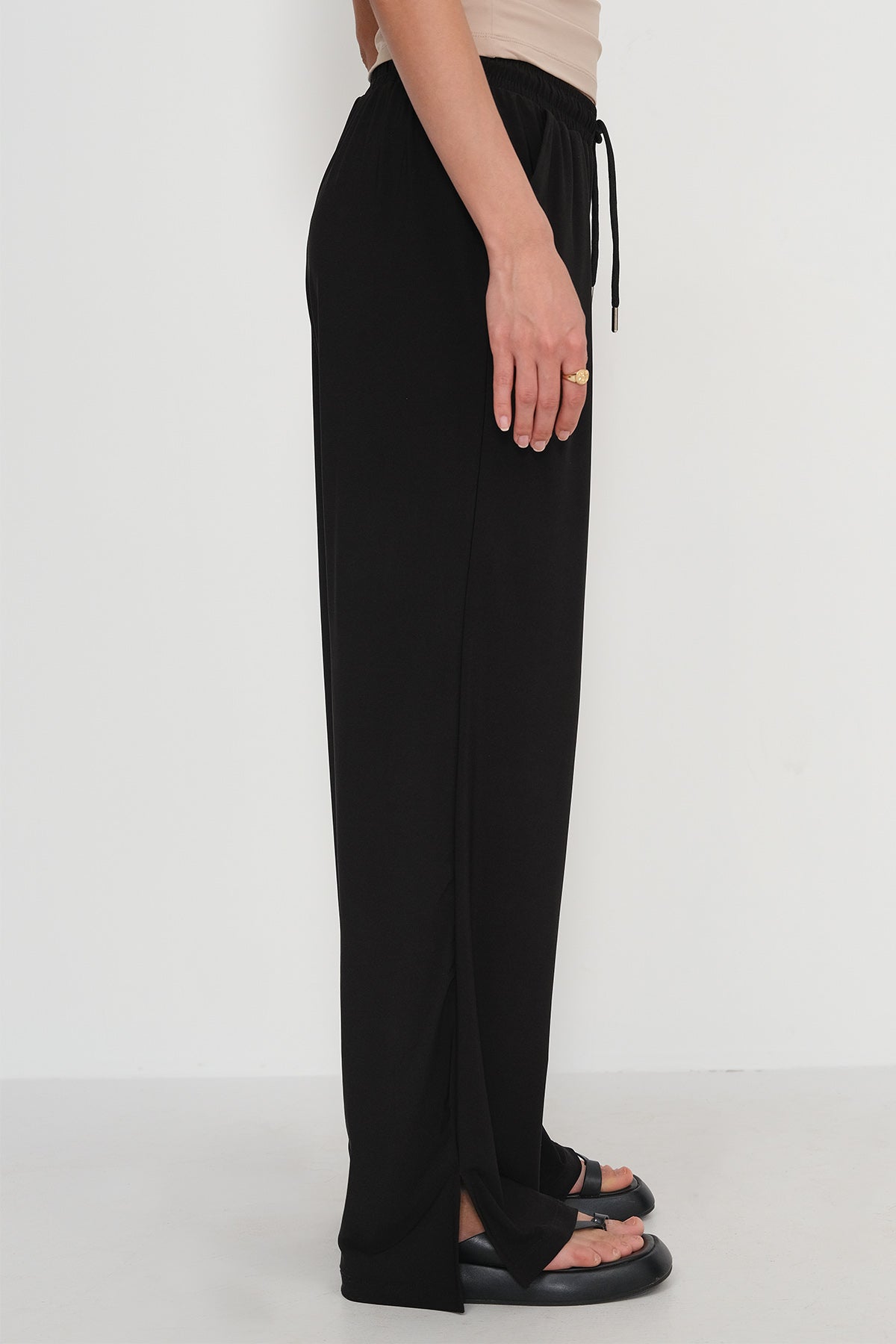 Black_Elastic-Waist-Wide-Leg-Trousers-addax