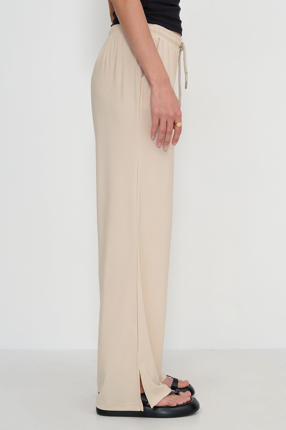 Stone_Elastic-Waist-Wide-Leg-Trousers-addax