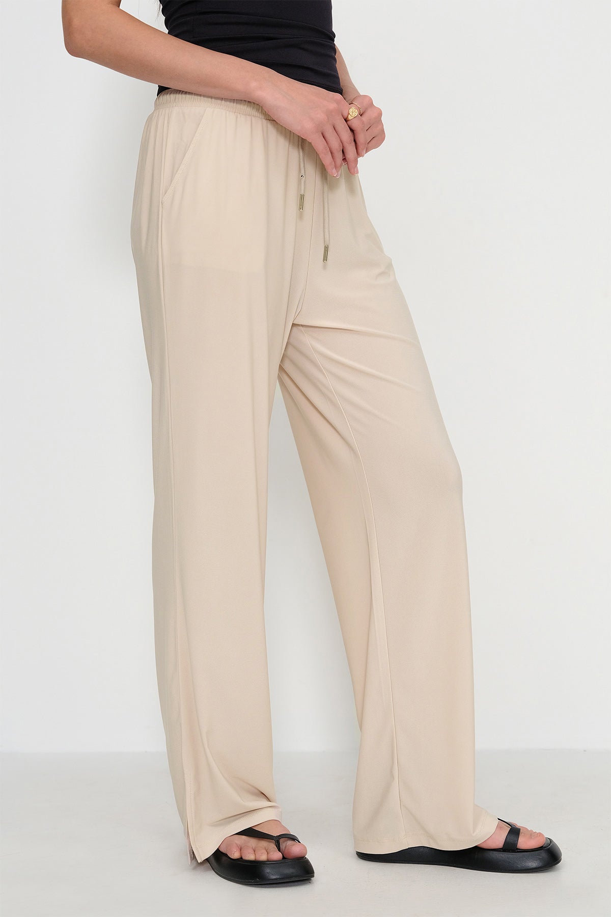 Stone_Elastic-Waist-Wide-Leg-Trousers-addax