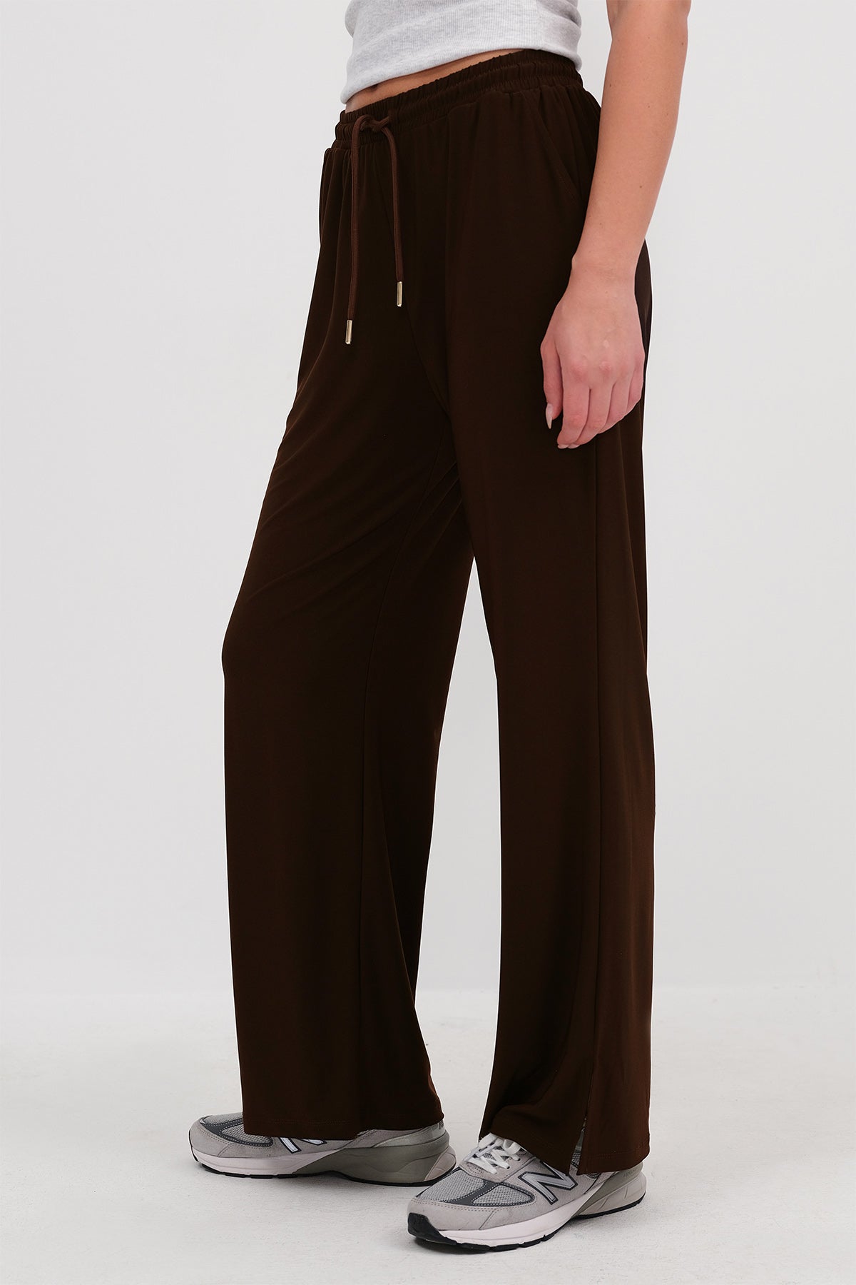 Bitter-Coffee_Elastic-Waist-Wide-Leg-Trousers-addax