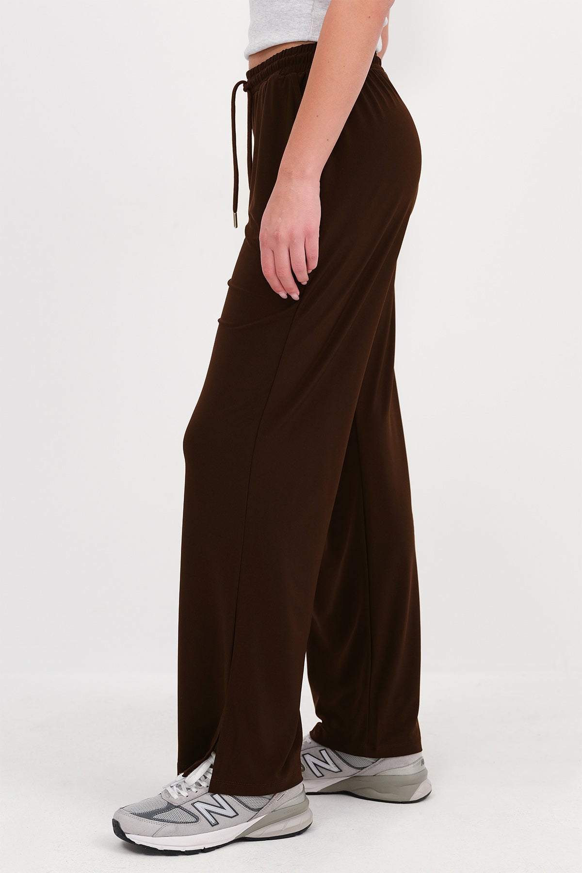 Bitter-Coffee_Elastic-Waist-Wide-Leg-Trousers-addax