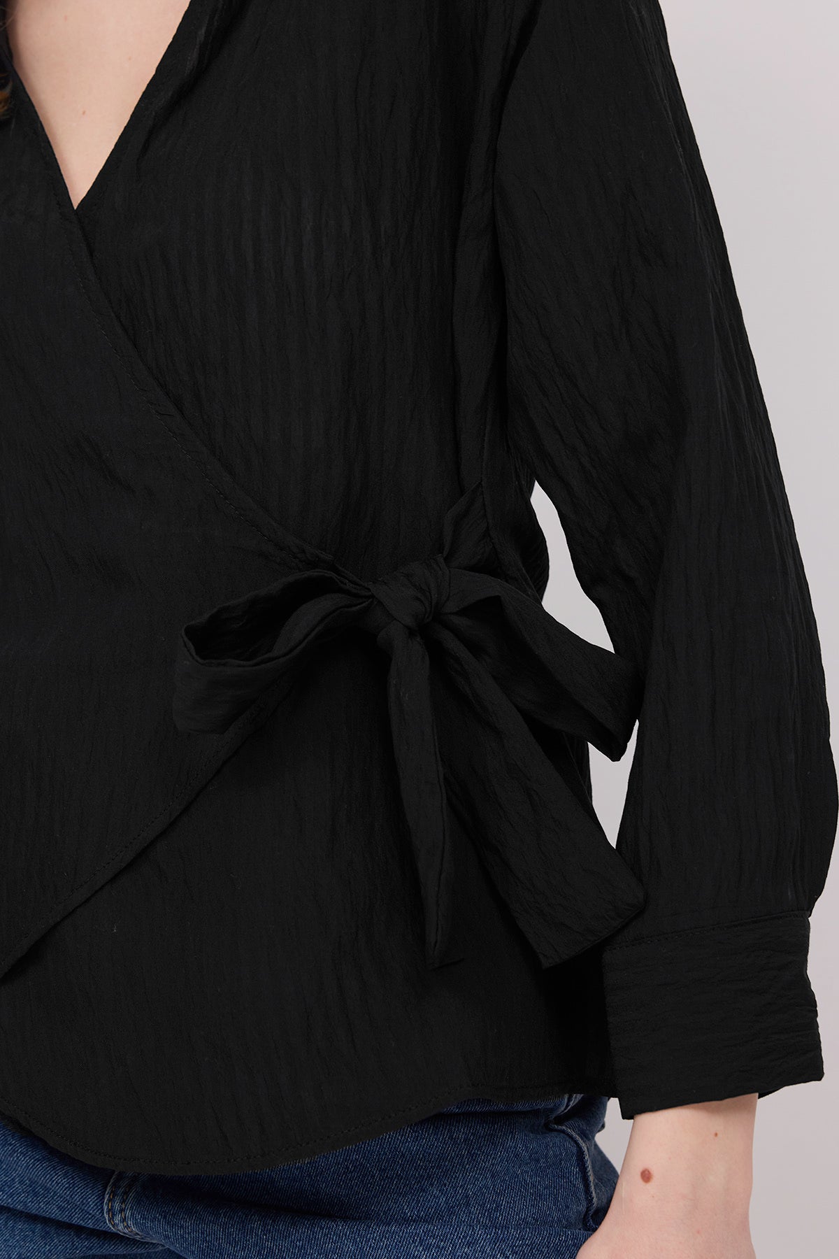 Black_Tied-Striped-Shirt-addax