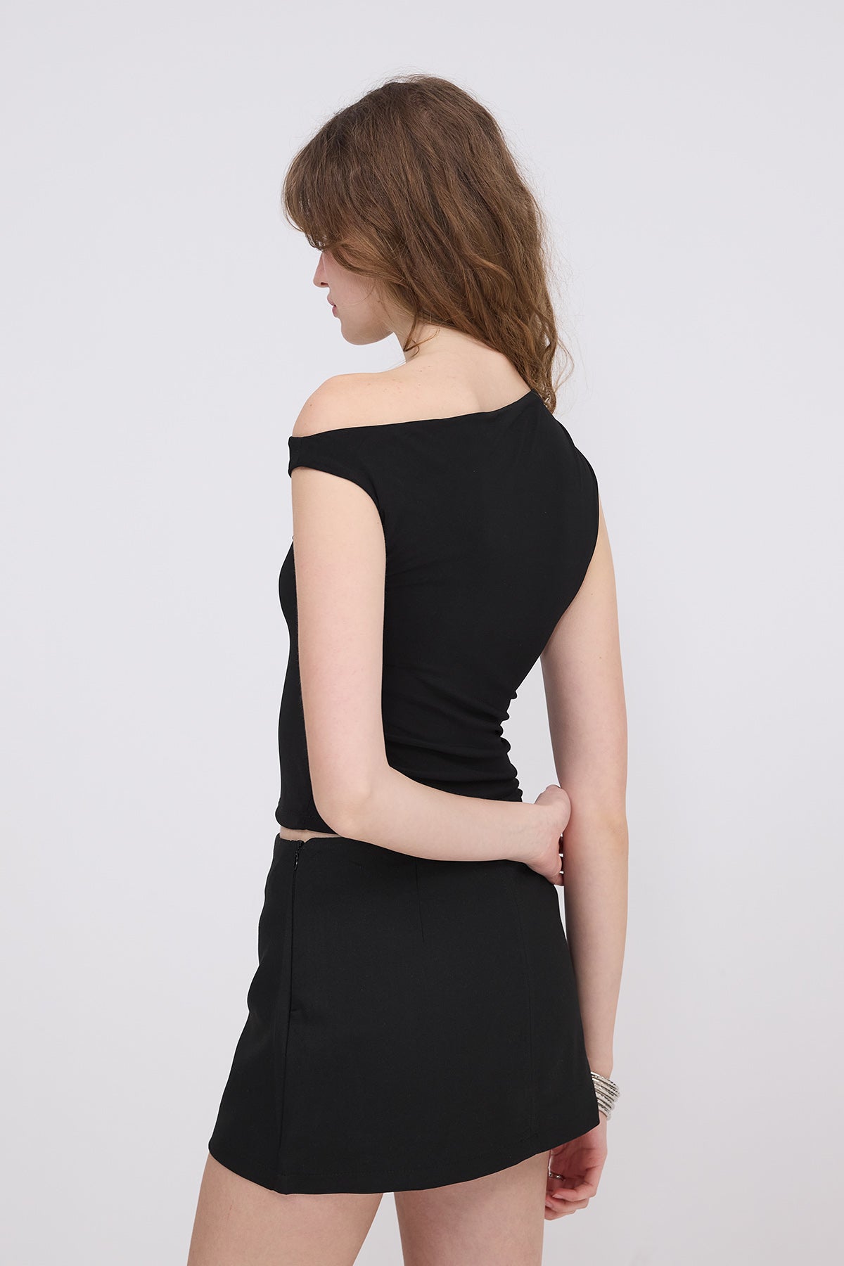 Black_Boat-Neck-Blouse-addax