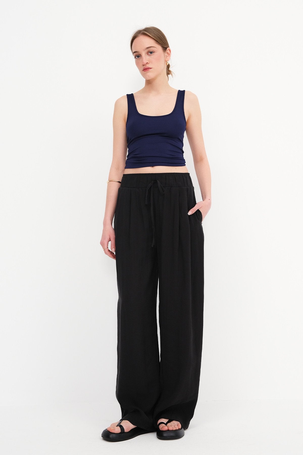 Black_Elastic-Wide-Leg-Trousers-addax