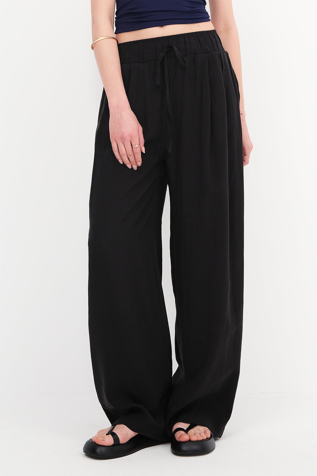 Black_Elastic-Wide-Leg-Trousers-addax