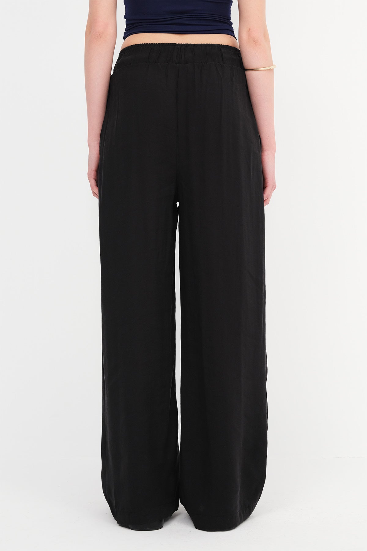 Black_Elastic-Wide-Leg-Trousers-addax