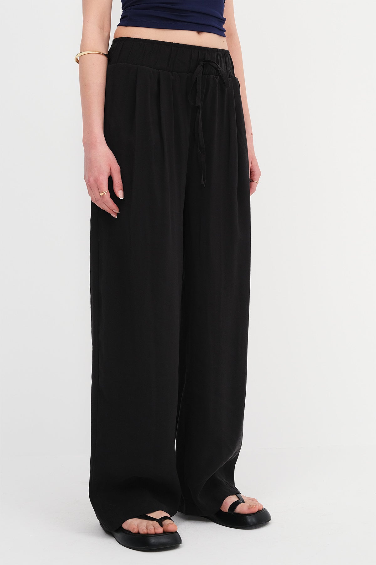 Black_Elastic-Wide-Leg-Trousers-addax
