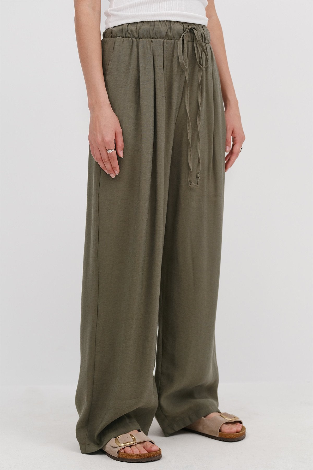 Khaki_Elastic-Wide-Leg-Trousers-addax