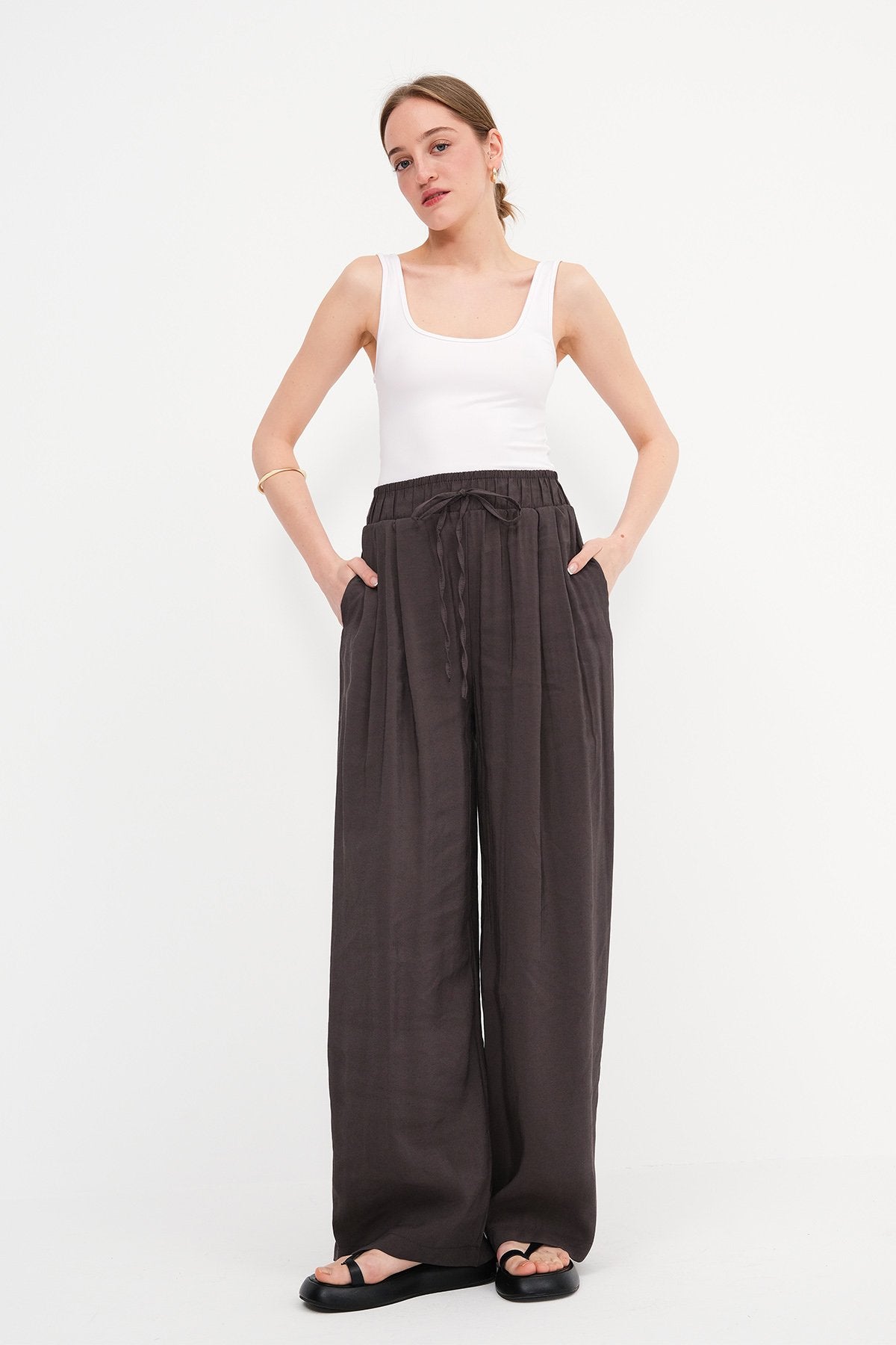 Brown_Elastic-Wide-Leg-Trousers-addax