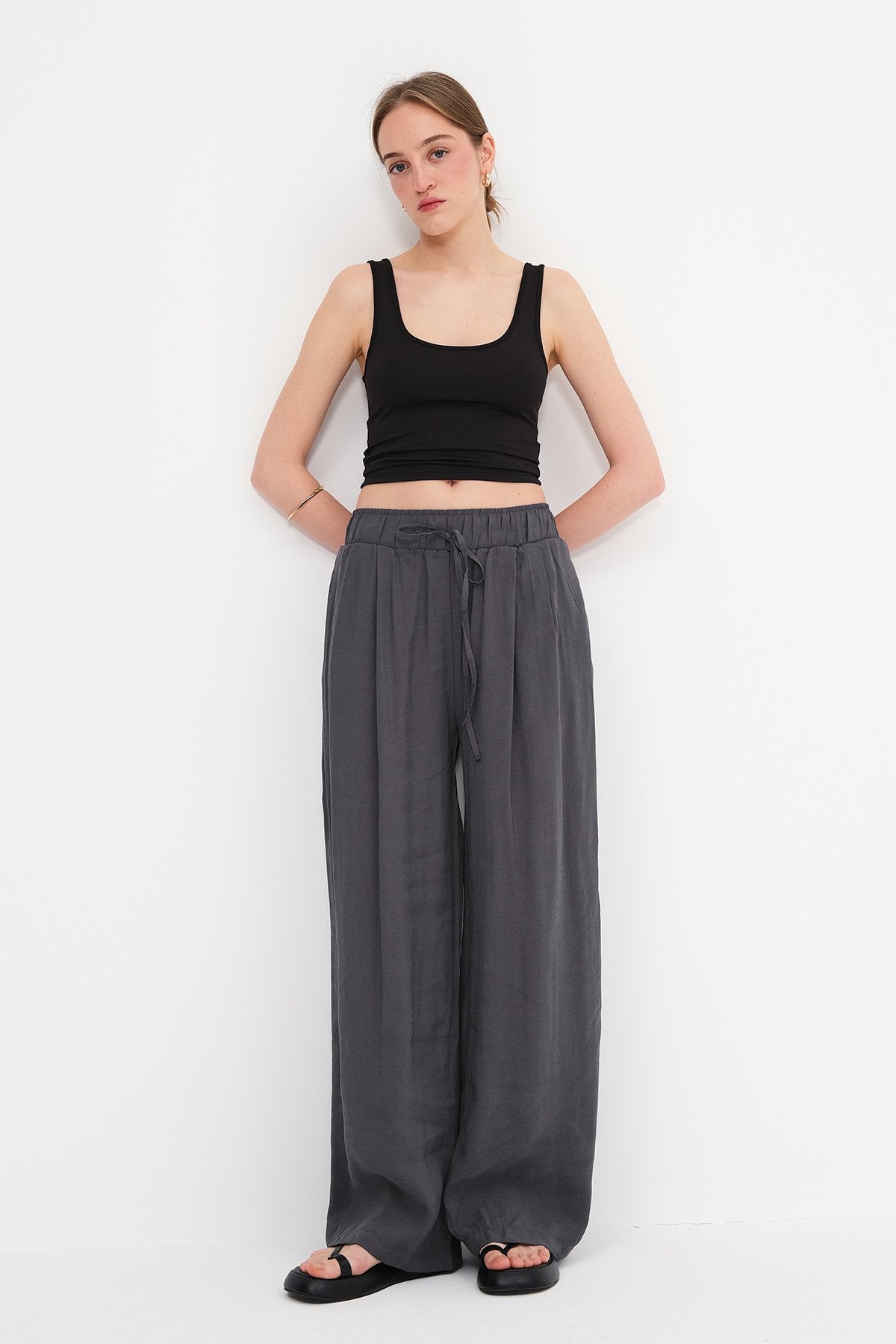 Charcoal_Elastic-Wide-Leg-Trousers-addax