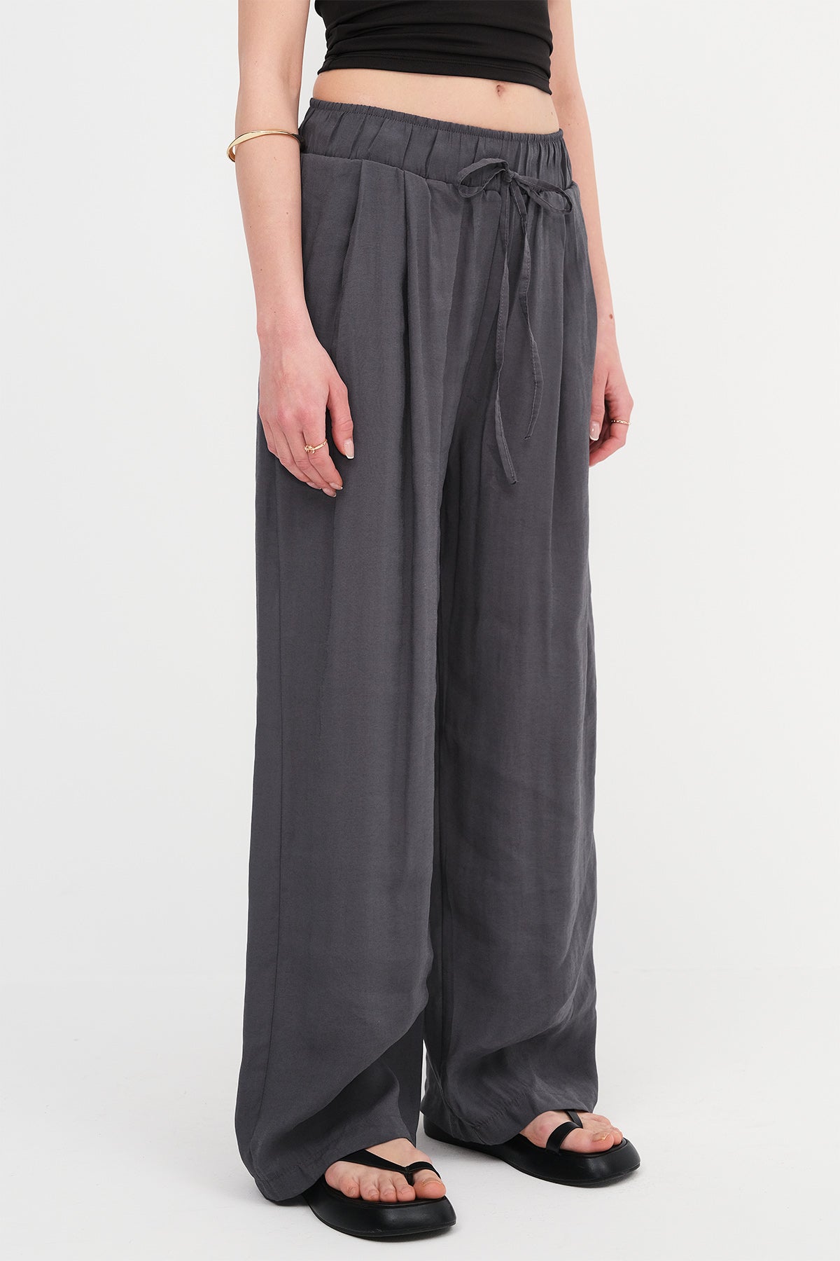 Charcoal_Elastic-Wide-Leg-Trousers-addax