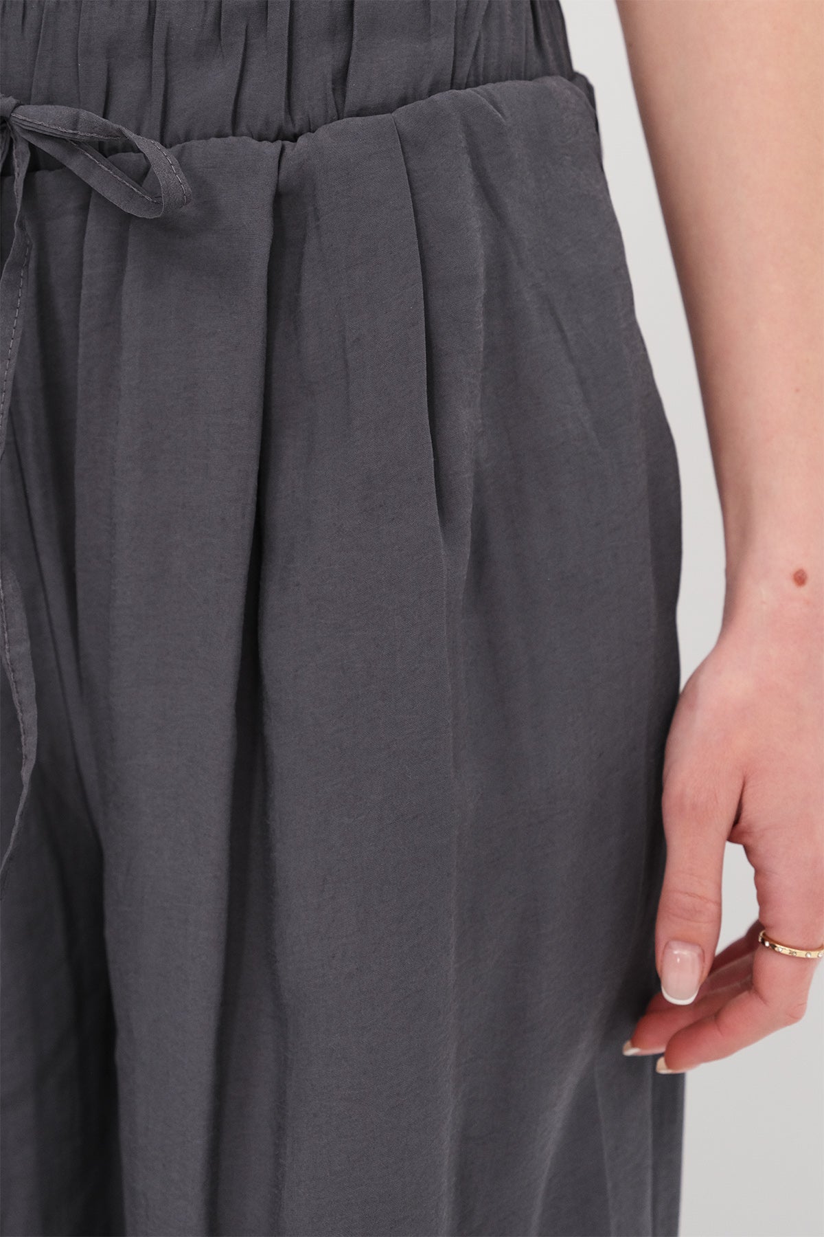 Charcoal_Elastic-Wide-Leg-Trousers-addax