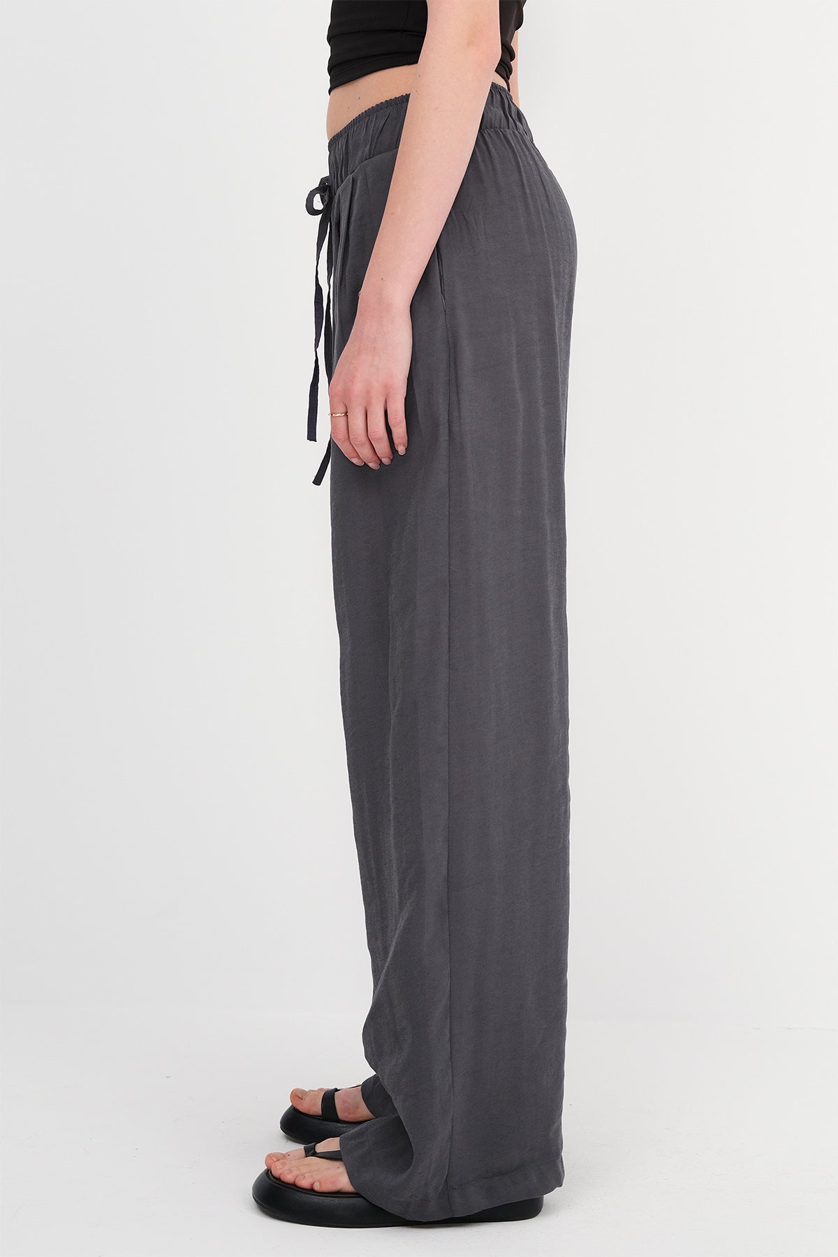 Charcoal_Elastic-Wide-Leg-Trousers-addax