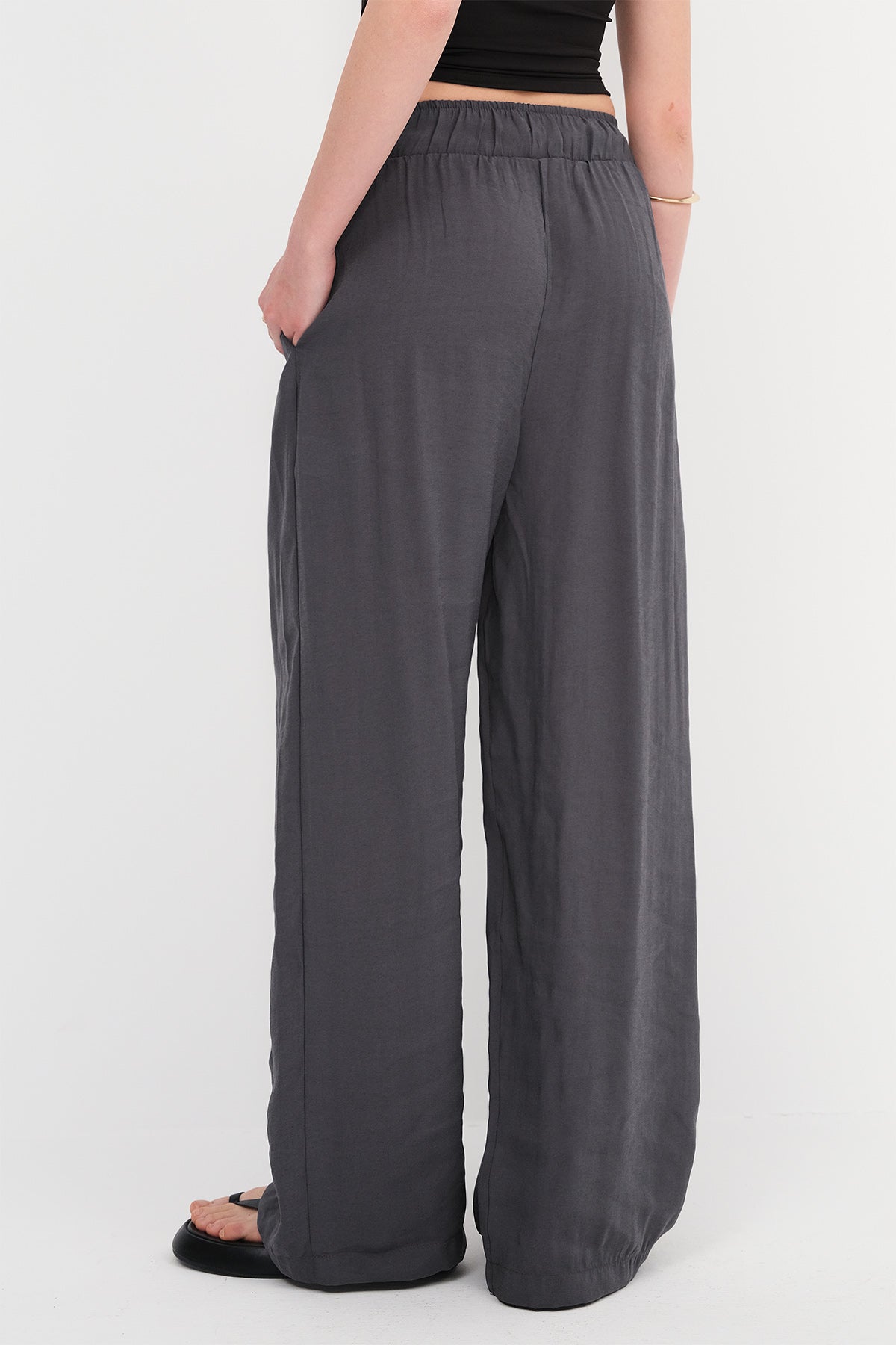 Charcoal_Elastic-Wide-Leg-Trousers-addax
