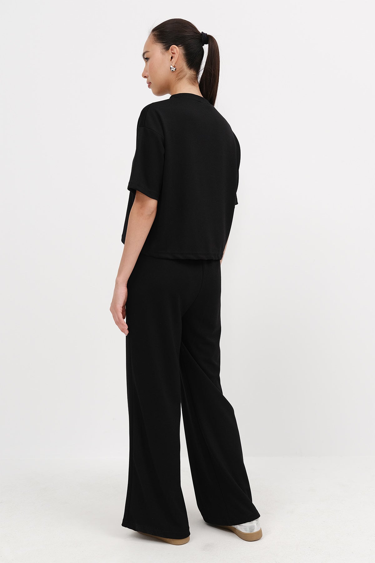 Black_Short-Sleeve-Top-and-Bottom-Set-addax