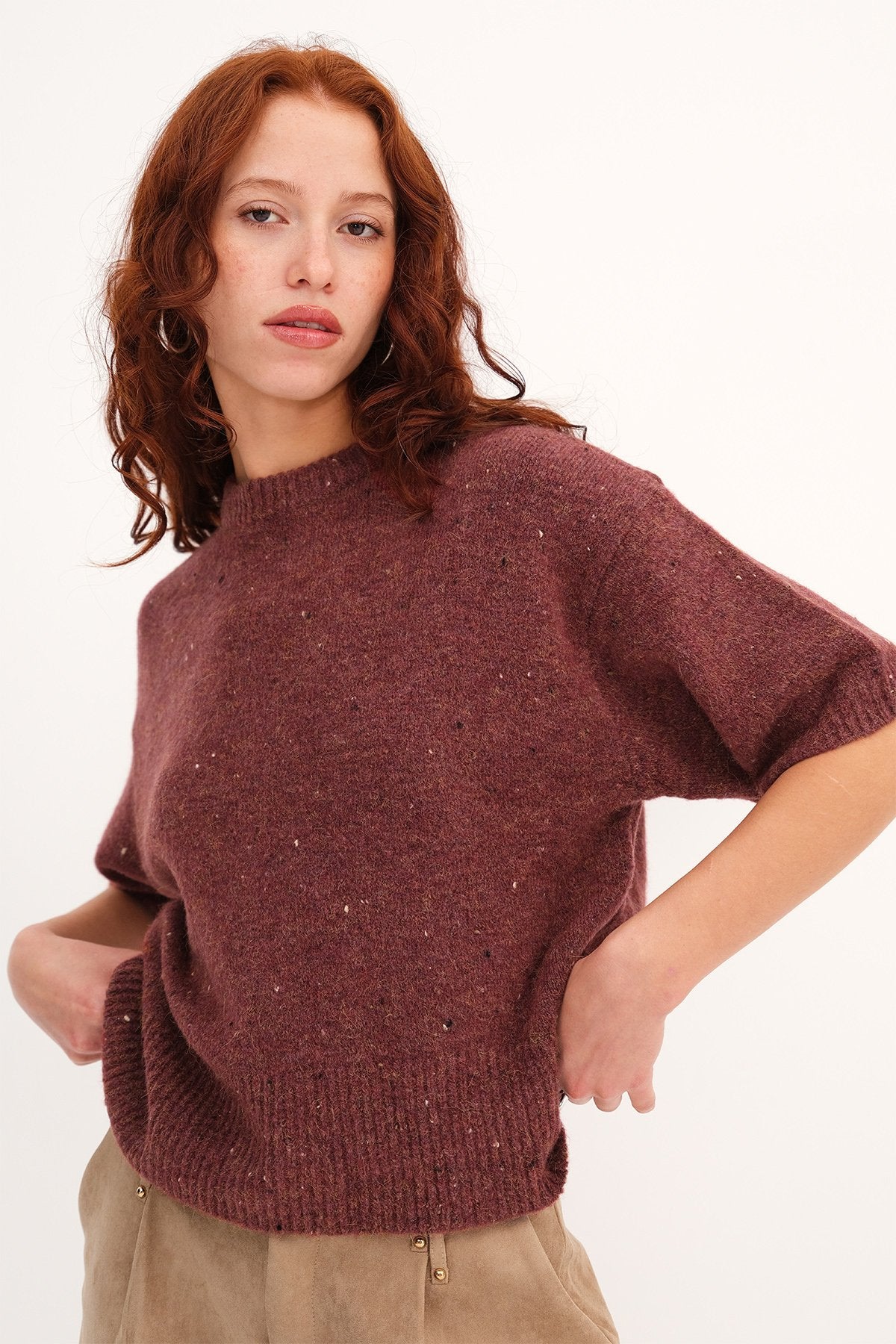 Light-Burgundy_Crew-Neck-Nep-Yarn-Knit-Sweater-addax