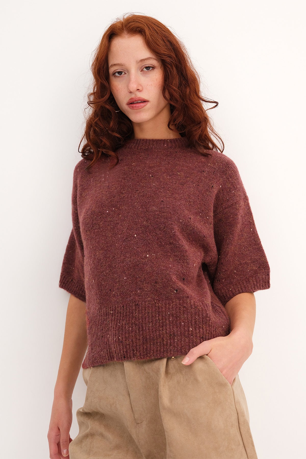 Light-Burgundy_Crew-Neck-Nep-Yarn-Knit-Sweater-addax