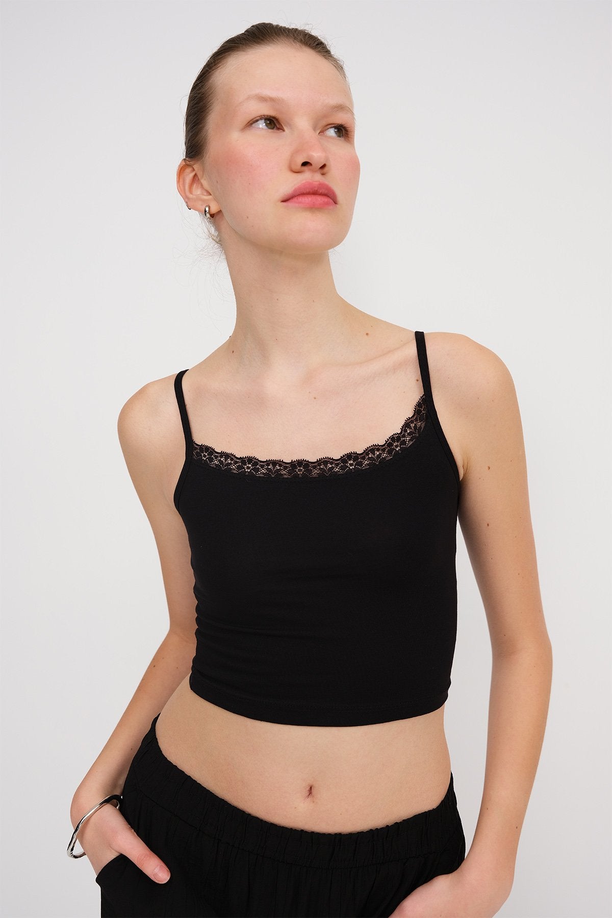 Black_Crop-Tank-Top-with-Rope-Straps-addax