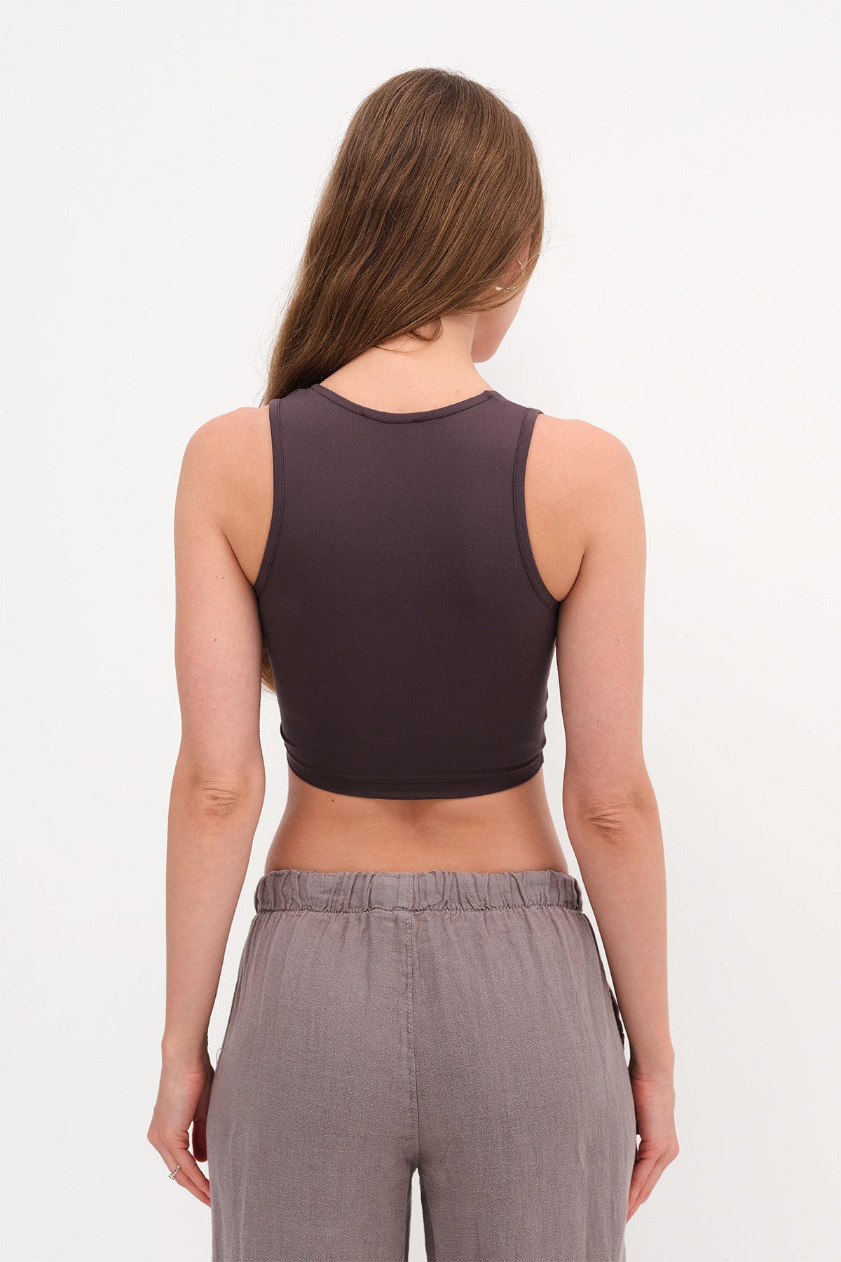 Soft-Brown_Crop-Tank-Top-with-Knot-Detail-addax