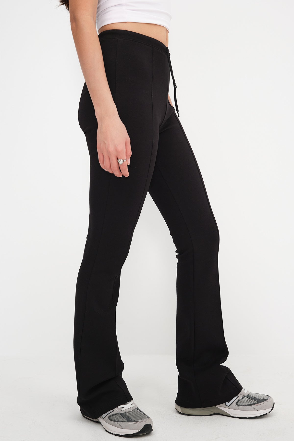 Black_Front-Stitch-Detailed-Tracksuit-addax