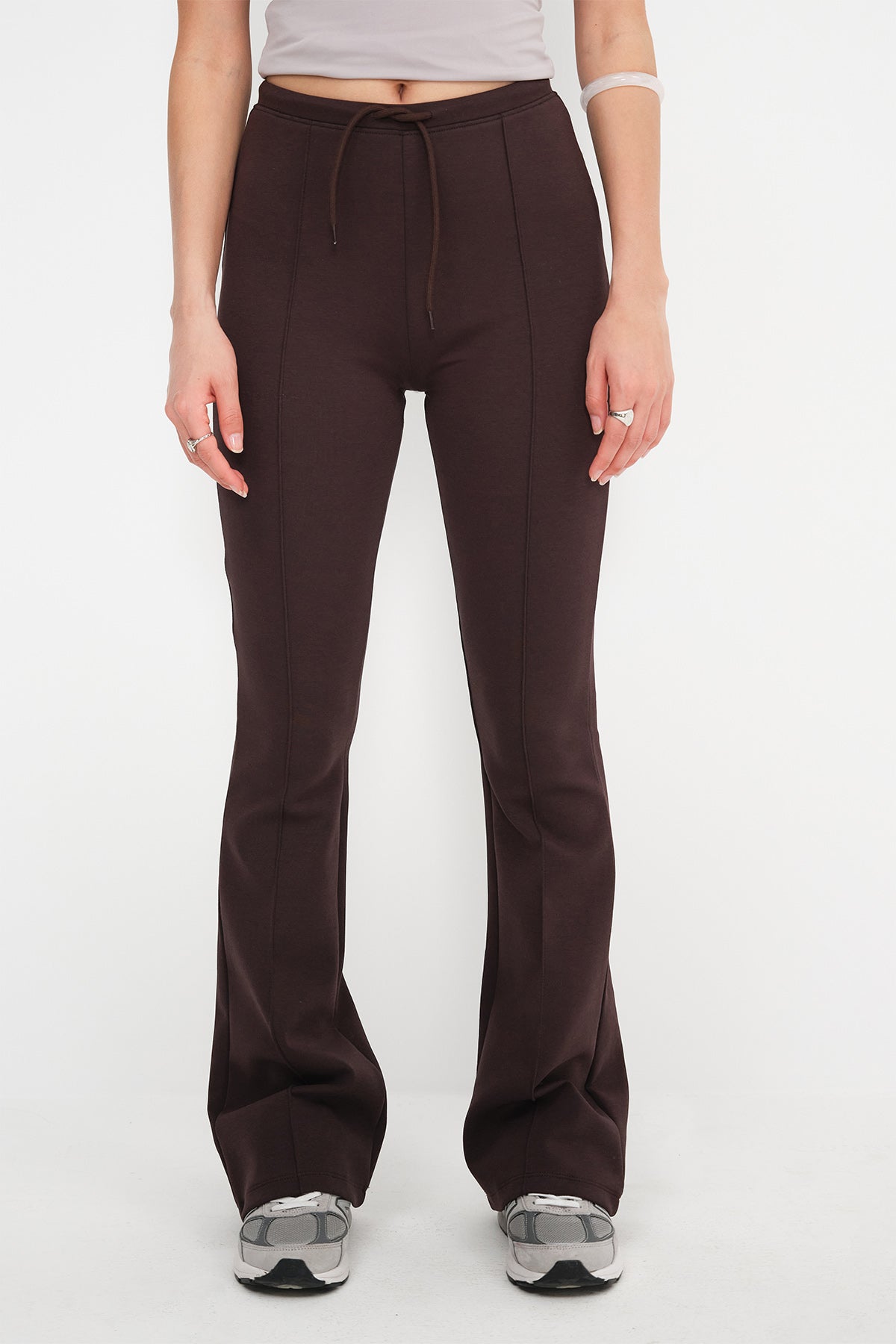 Bitter-Coffee_Front-Stitch-Detailed-Tracksuit-addax