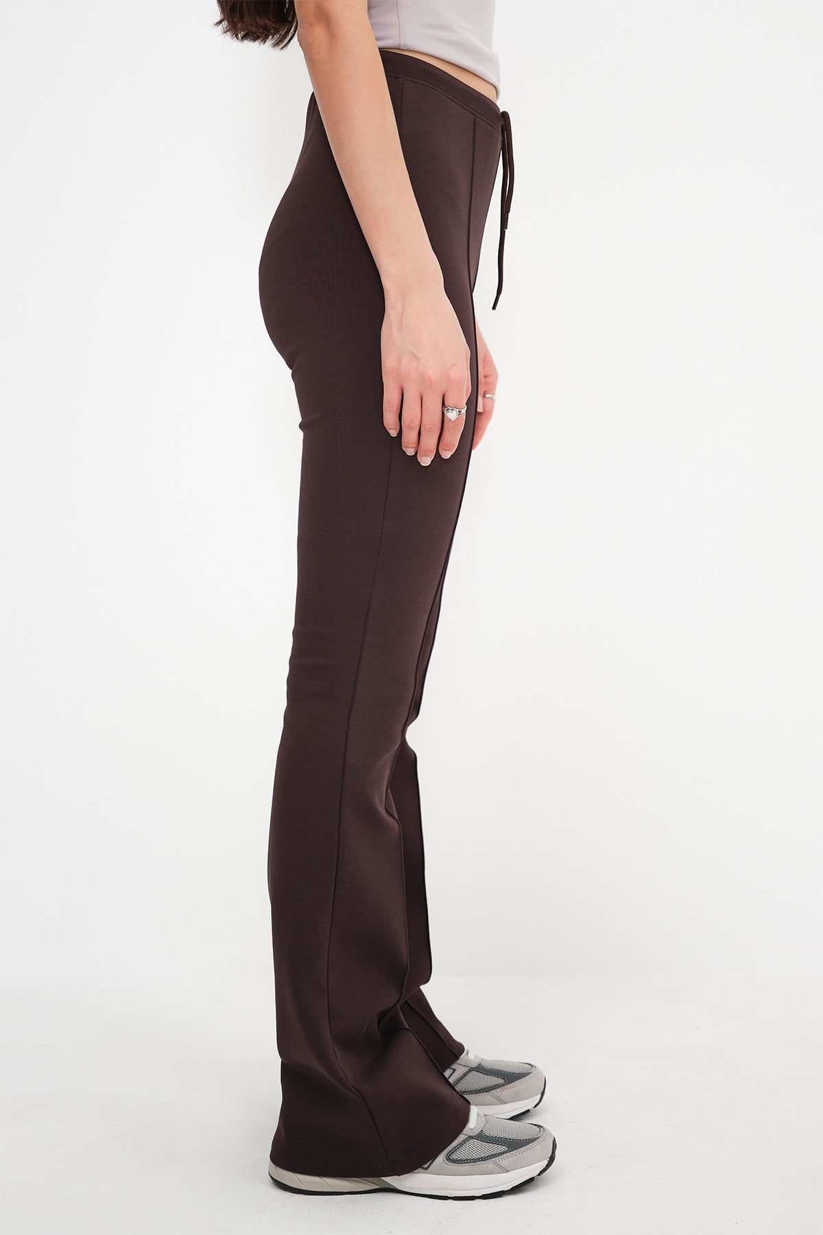 Bitter-Coffee_Front-Stitch-Detailed-Tracksuit-addax