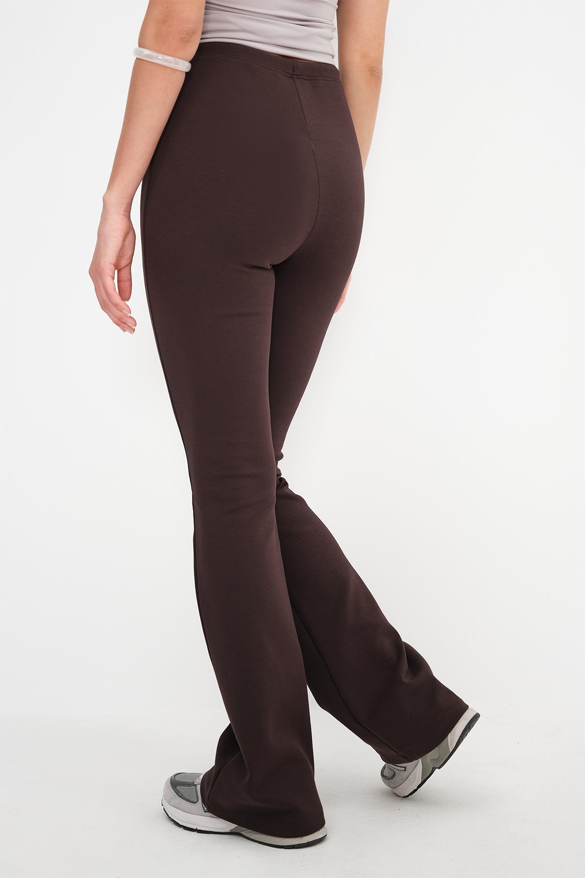 Bitter-Coffee_Front-Stitch-Detailed-Tracksuit-addax