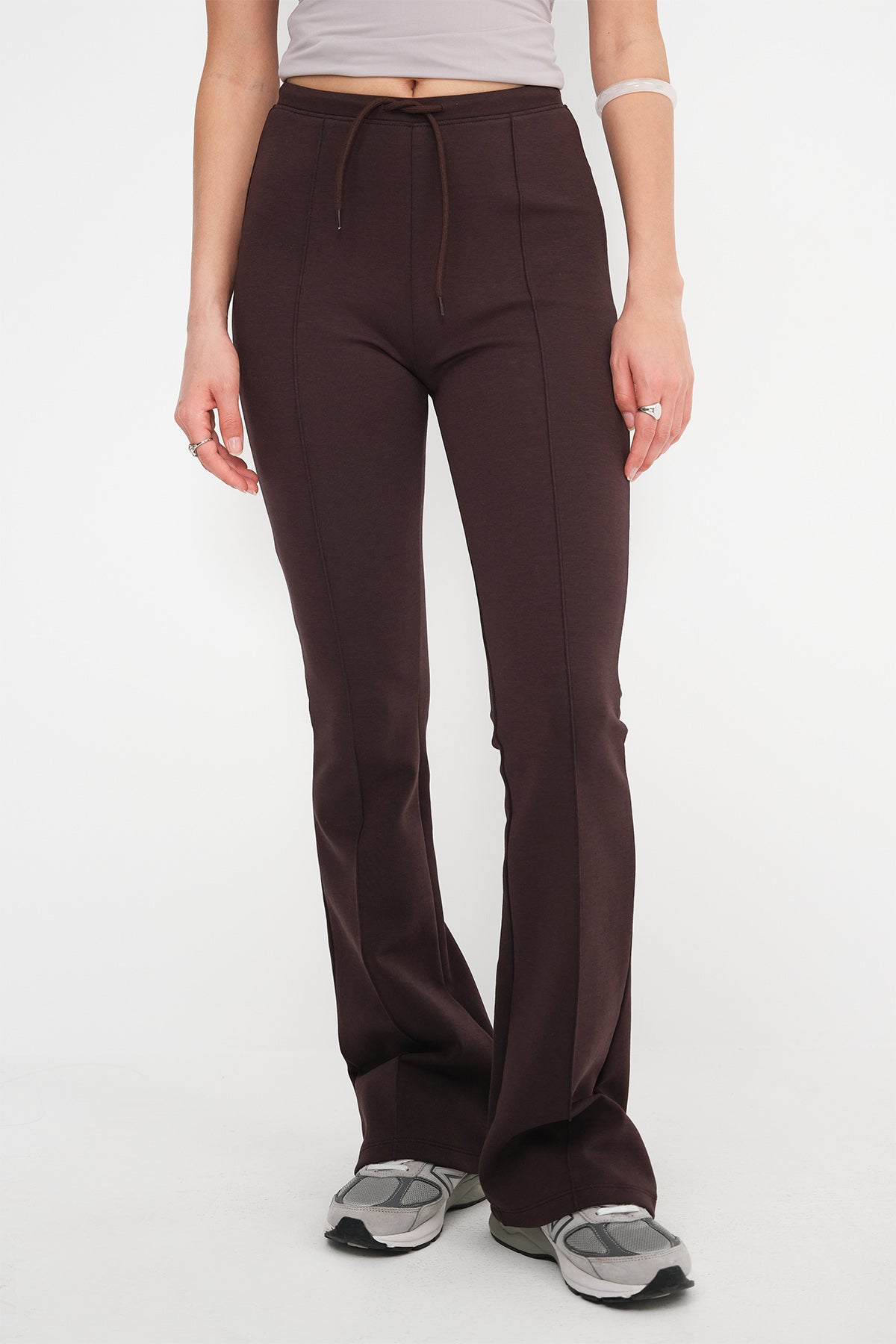 Bitter-Coffee_Front-Stitch-Detailed-Tracksuit-addax