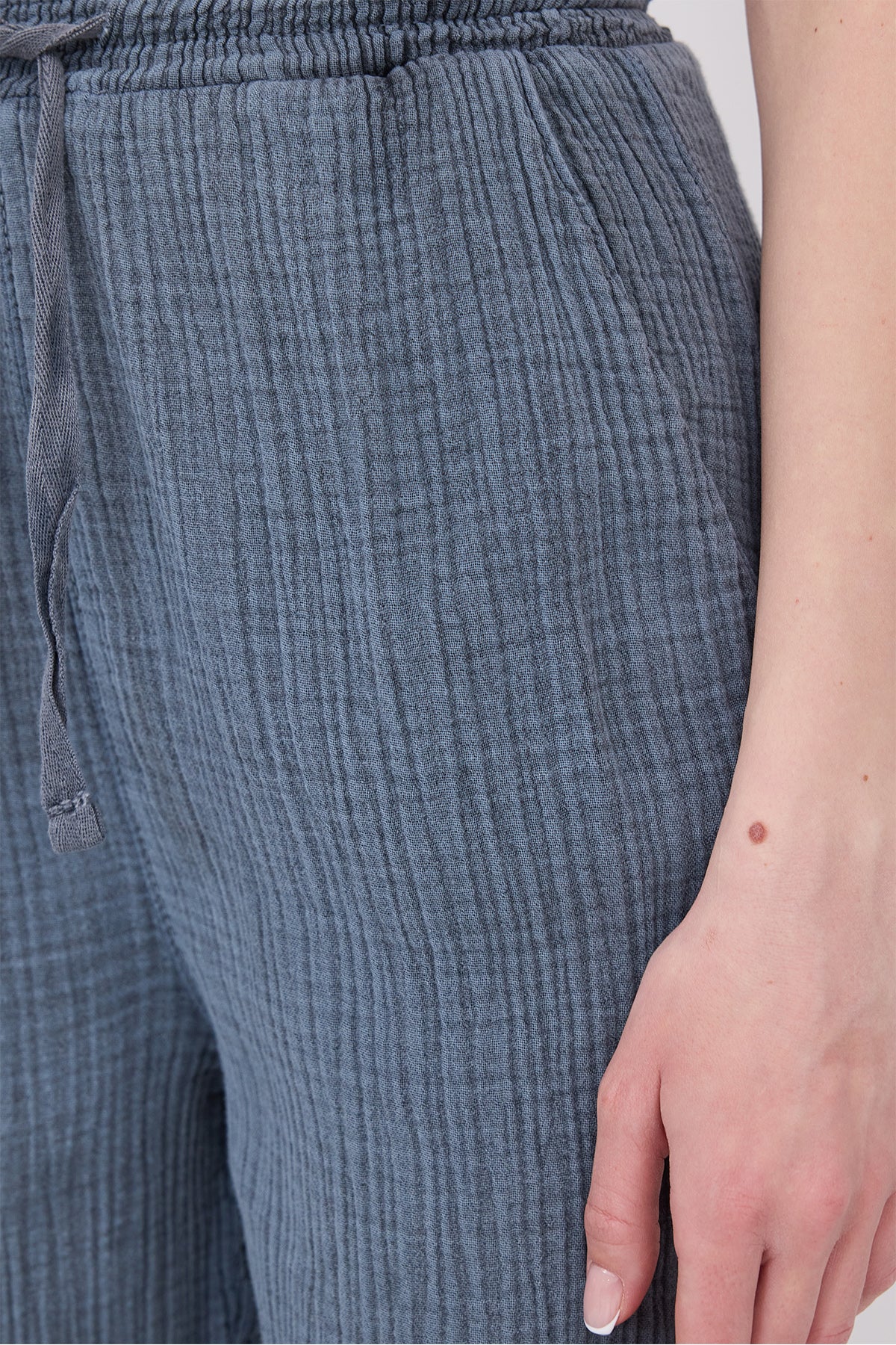 Indigo_Tied-Waist-Wide-Leg-Trousers-addax