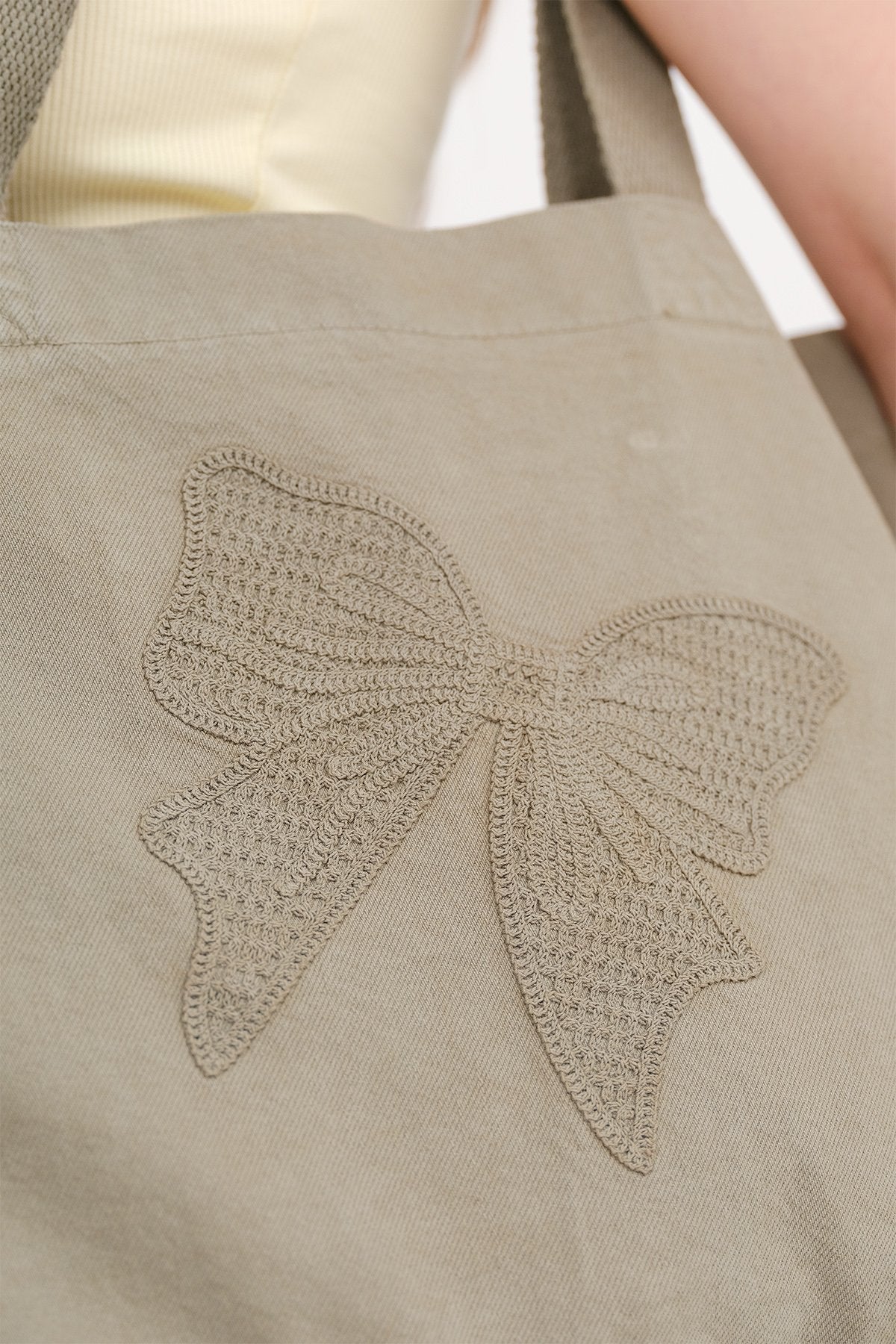 Khaki_Ribbon-Detailed-Tote-Bag-addax