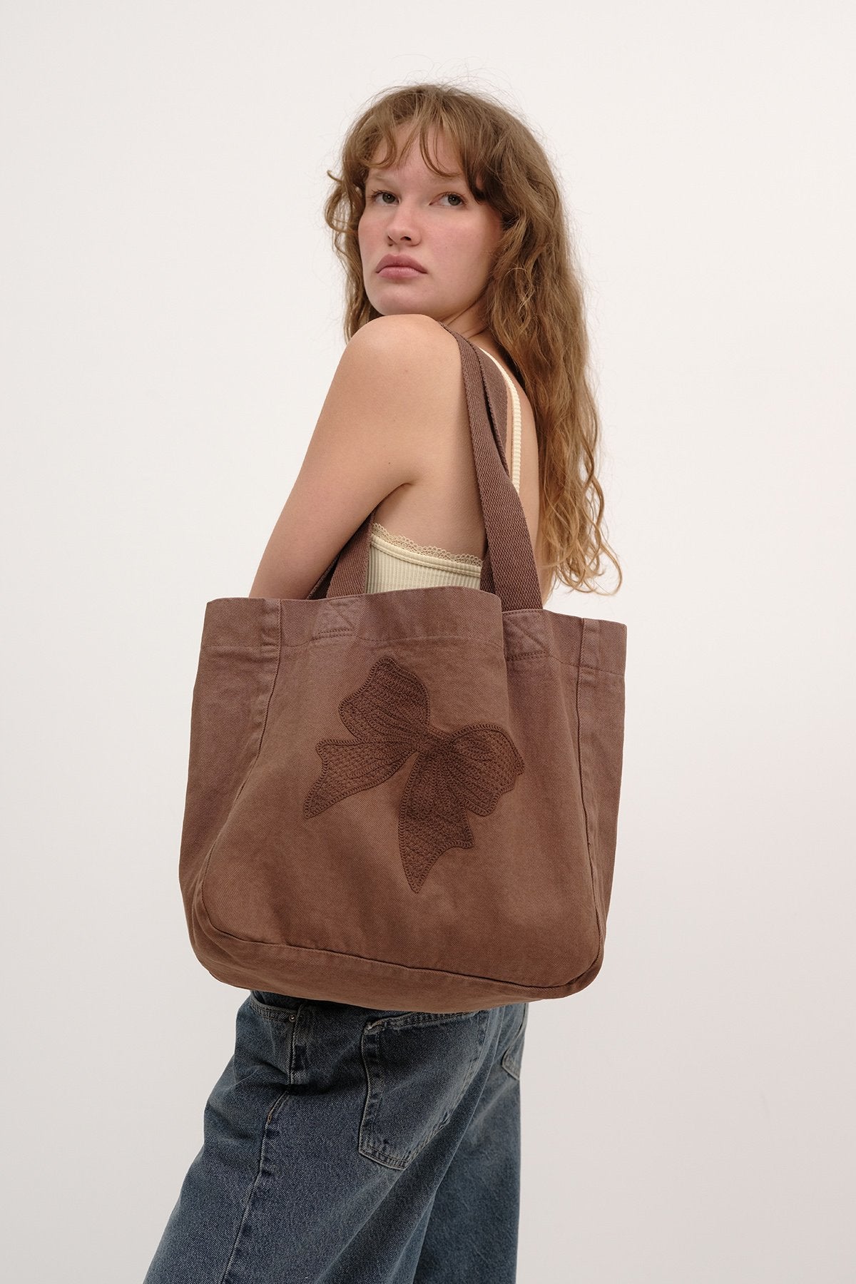 Brown_Ribbon-Detailed-Tote-Bag-addax
