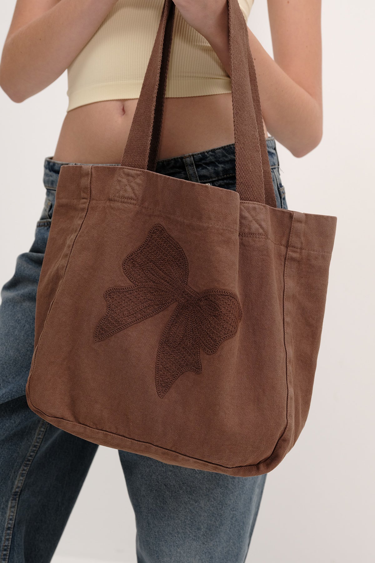 Brown_Ribbon-Detailed-Tote-Bag-addax
